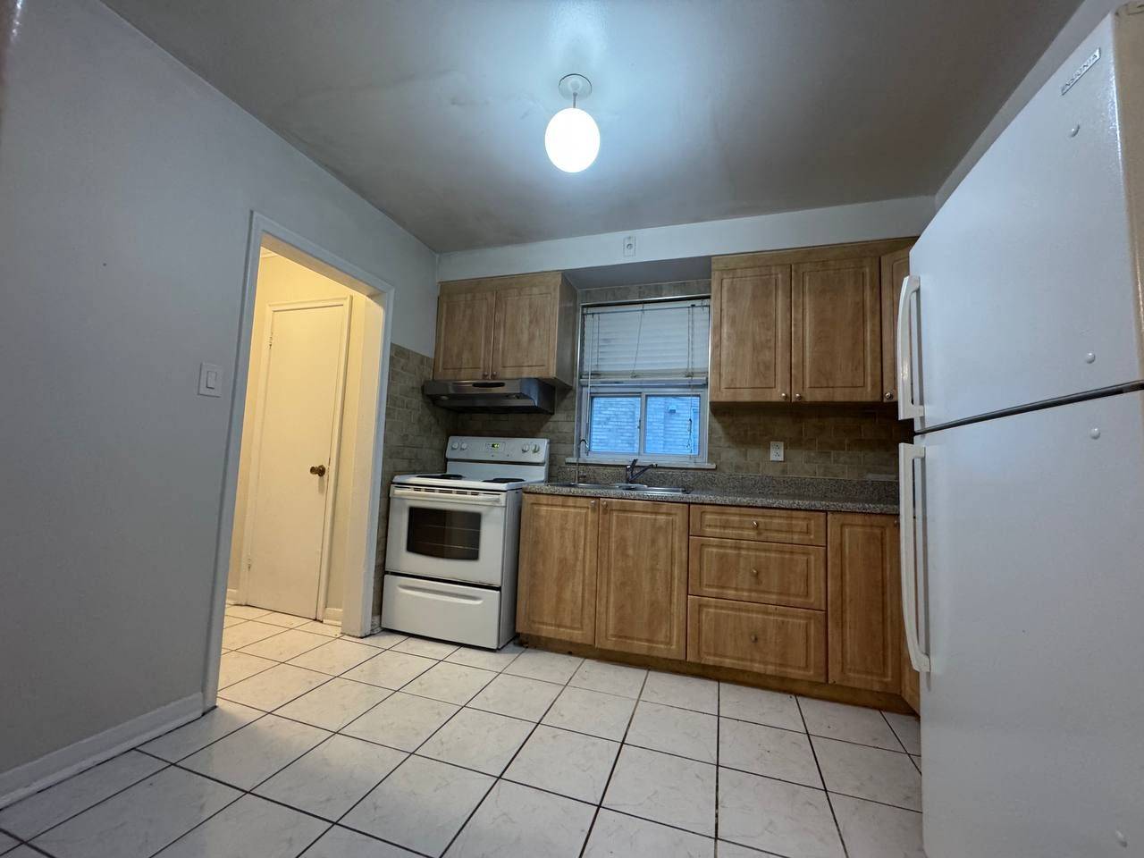 Toronto C06, ON M3H 4N9,237 Pannahill RD