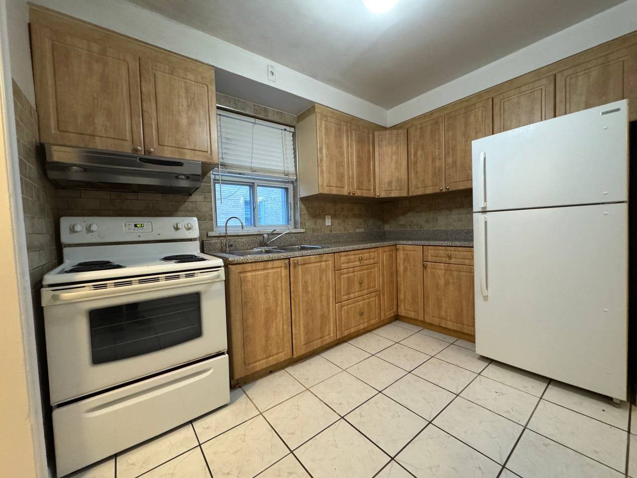 Toronto C06, ON M3H 4N9,237 Pannahill RD