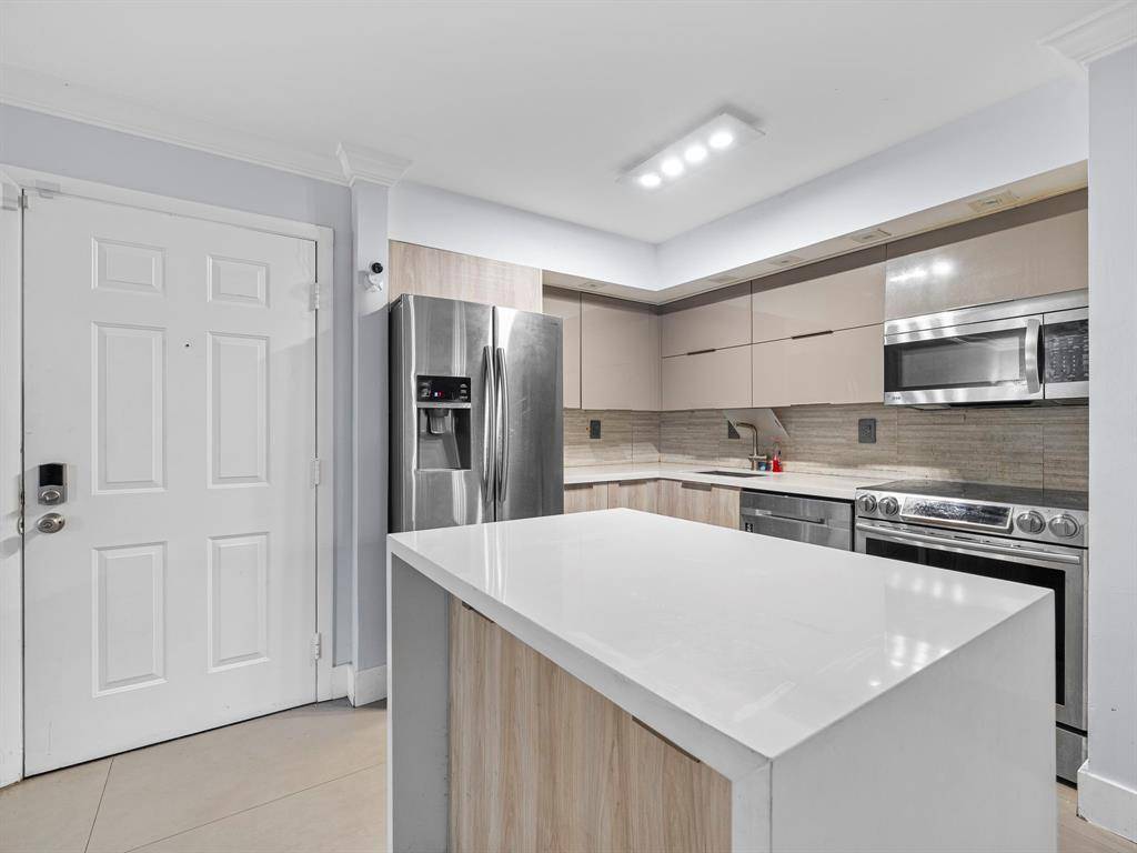 Miami, FL 33179,Address not disclosed