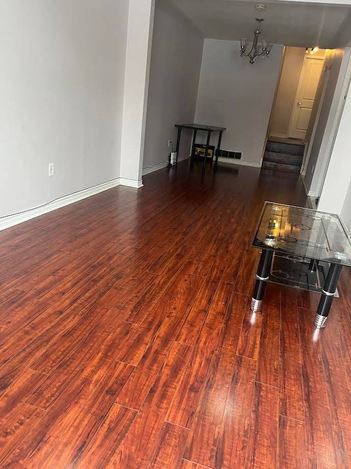 Brampton, ON L6T 2G2,7 Forsythia RD #Upper