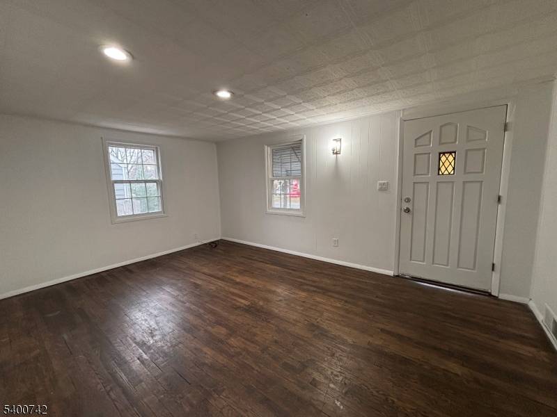 Rahway City, NJ 07065,1103 Stone St