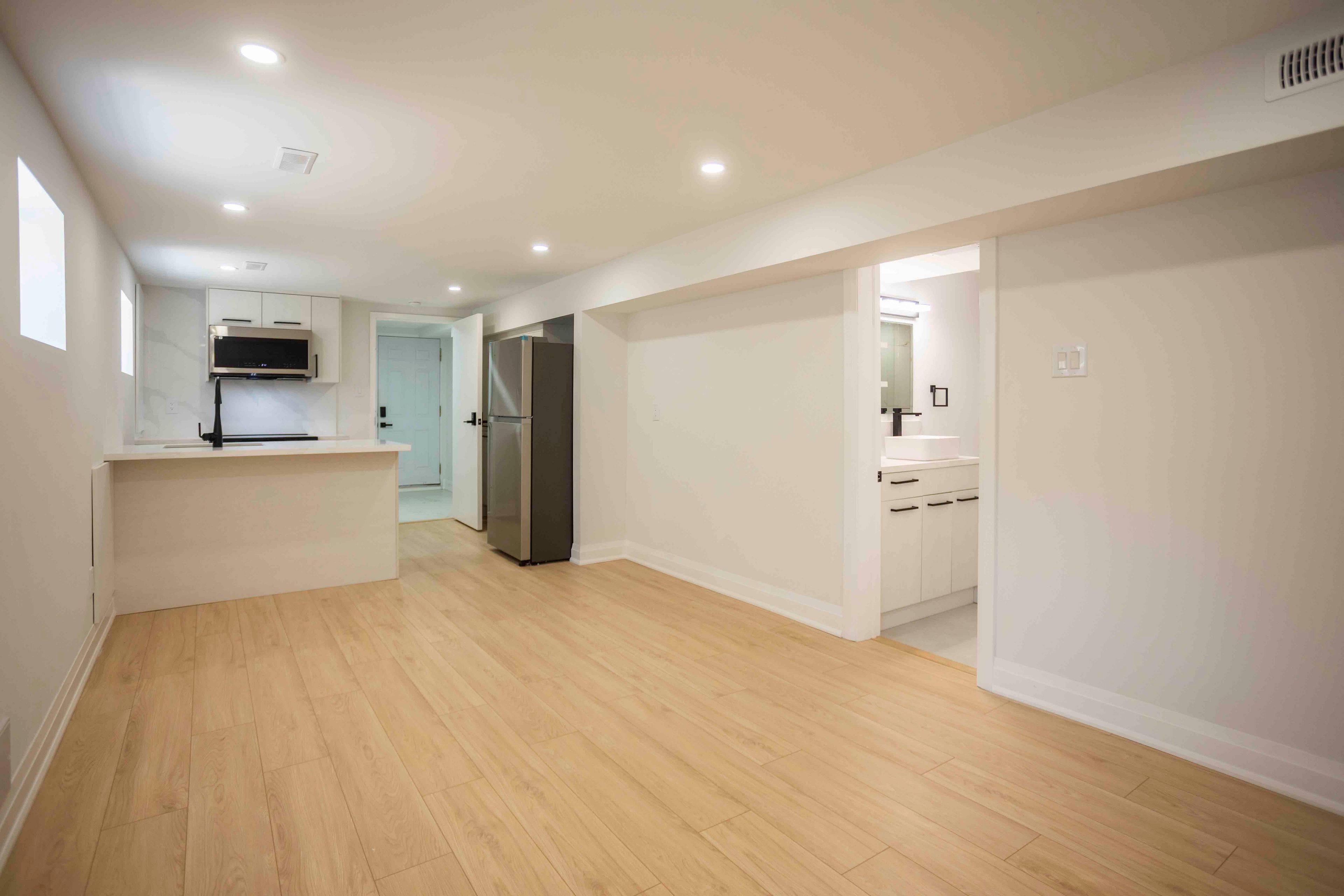 Toronto E11, ON M1B 1Y5,15 Shademaster CT #LOWER