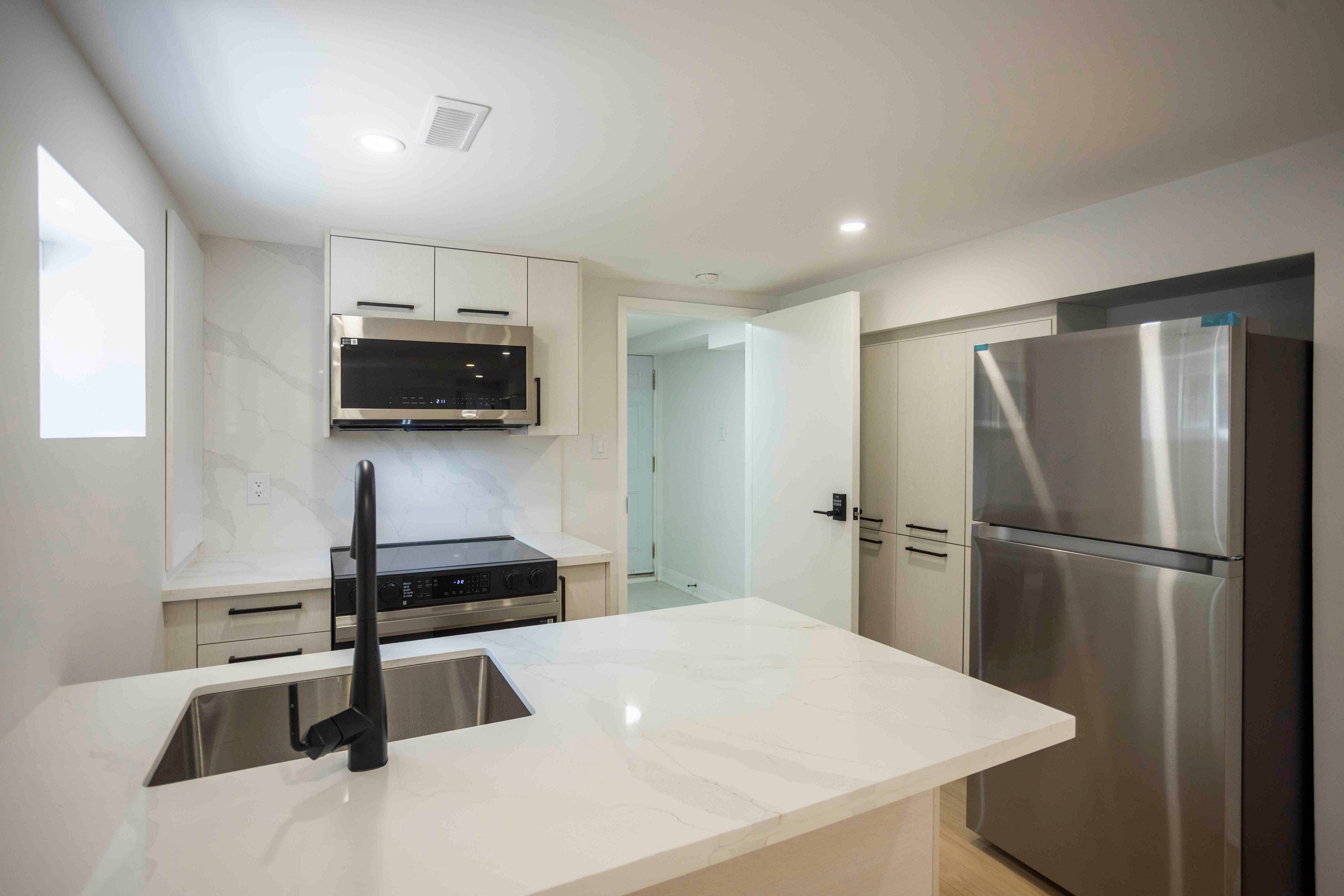 Toronto E11, ON M1B 1Y5,15 Shademaster CT #LOWER