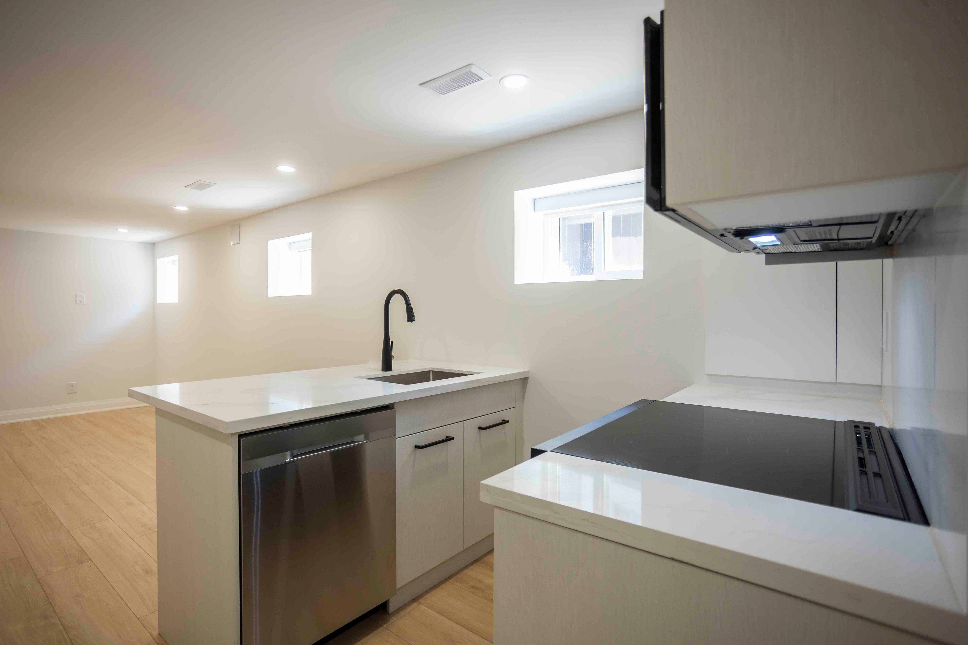 Toronto E11, ON M1B 1Y5,15 Shademaster CT #LOWER