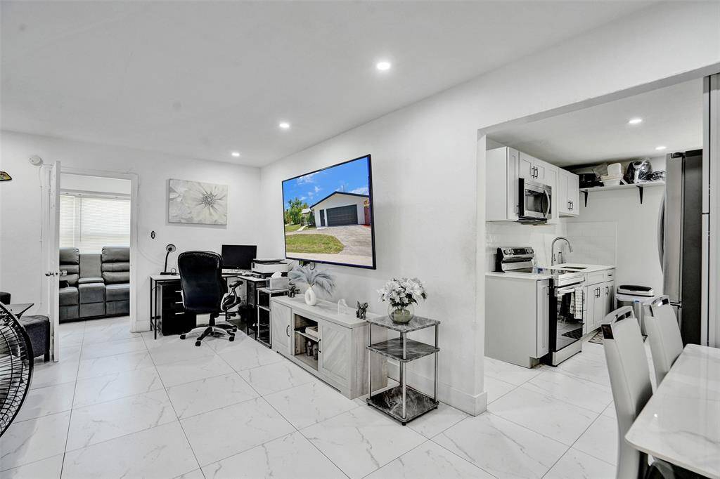 Fort Lauderdale, FL 33311,623 NW 11 Avenue 1-3