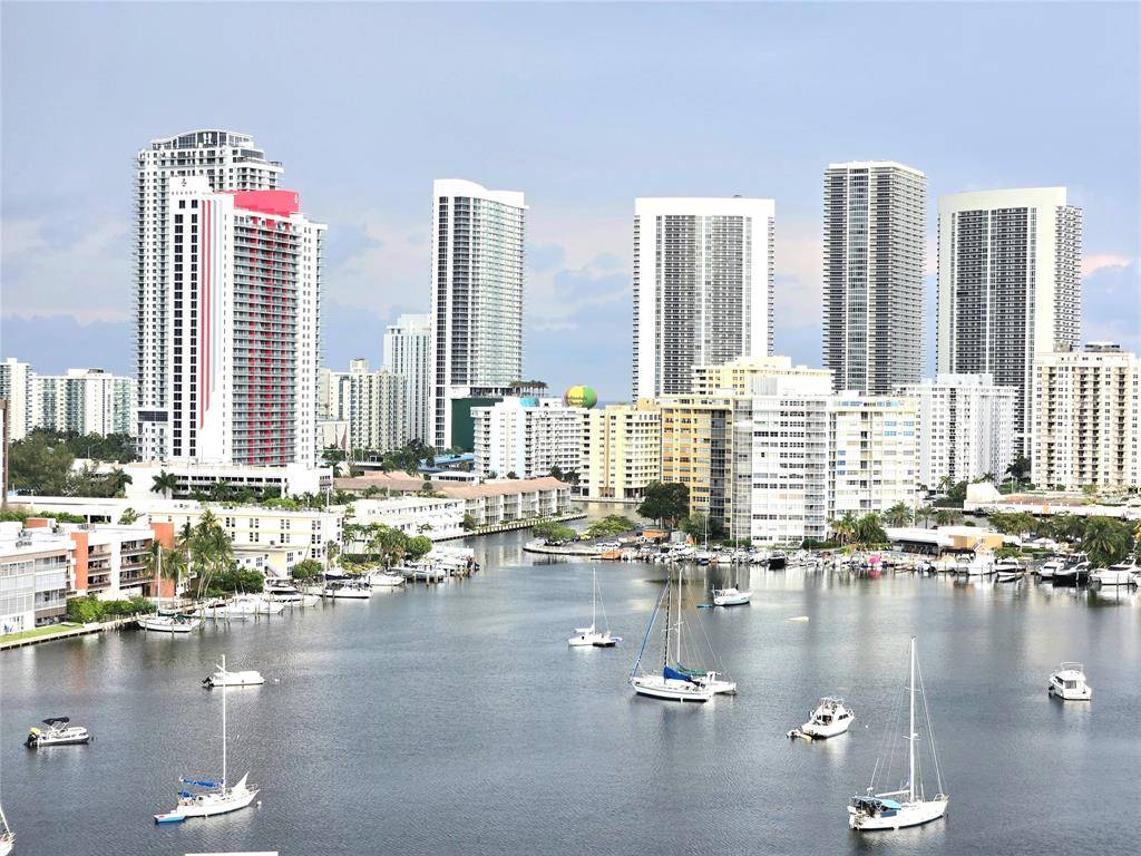 Hallandale Beach, FL 33009,437 Golden Isles Dr #15G