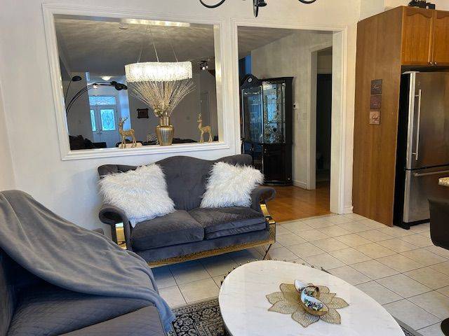 Whitchurch-stouffville, ON L4A 0H1,531 Reeves Way BLVD #Main