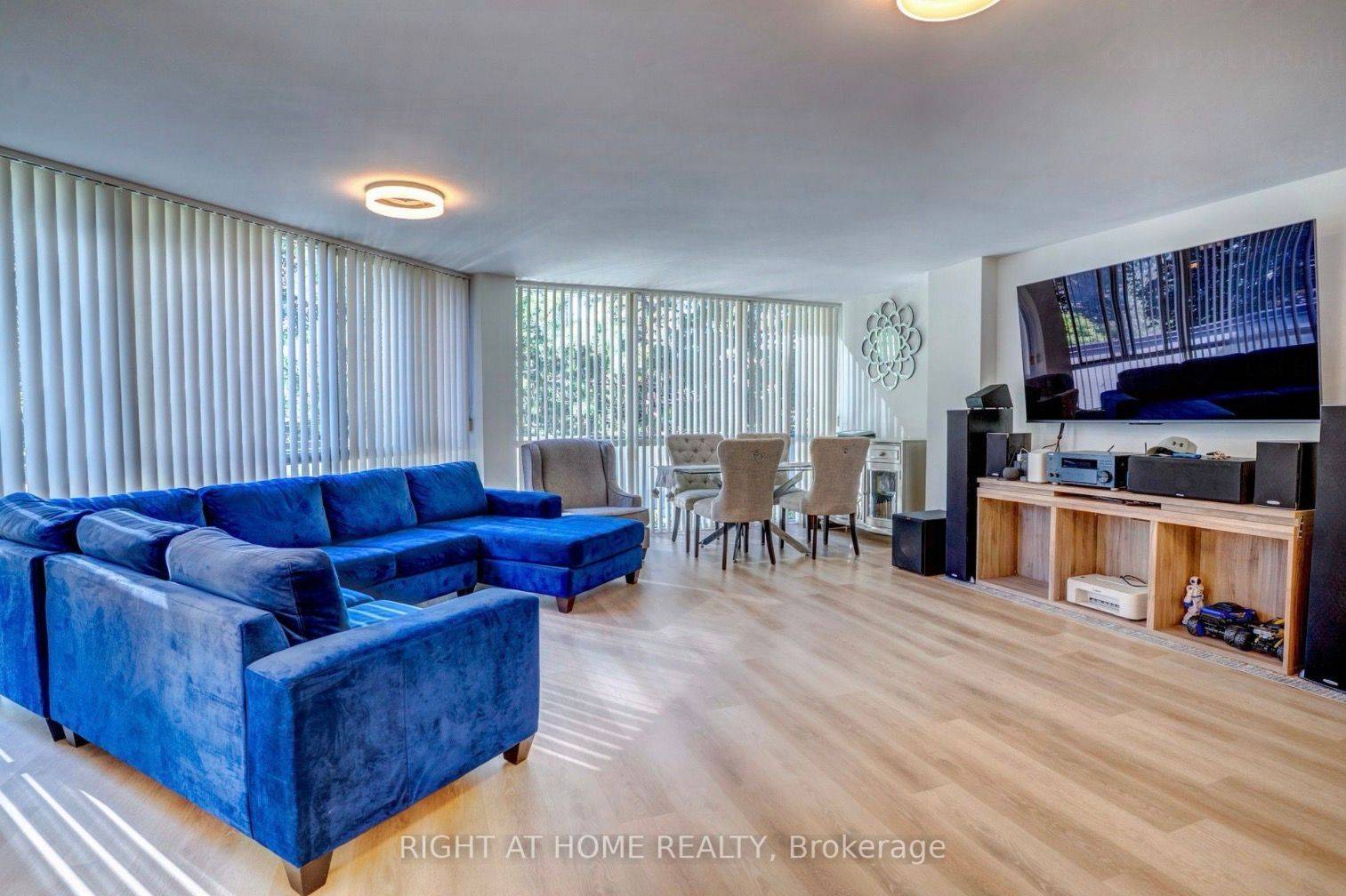 Mississauga, ON L5B 3W4,350 Webb DR #201