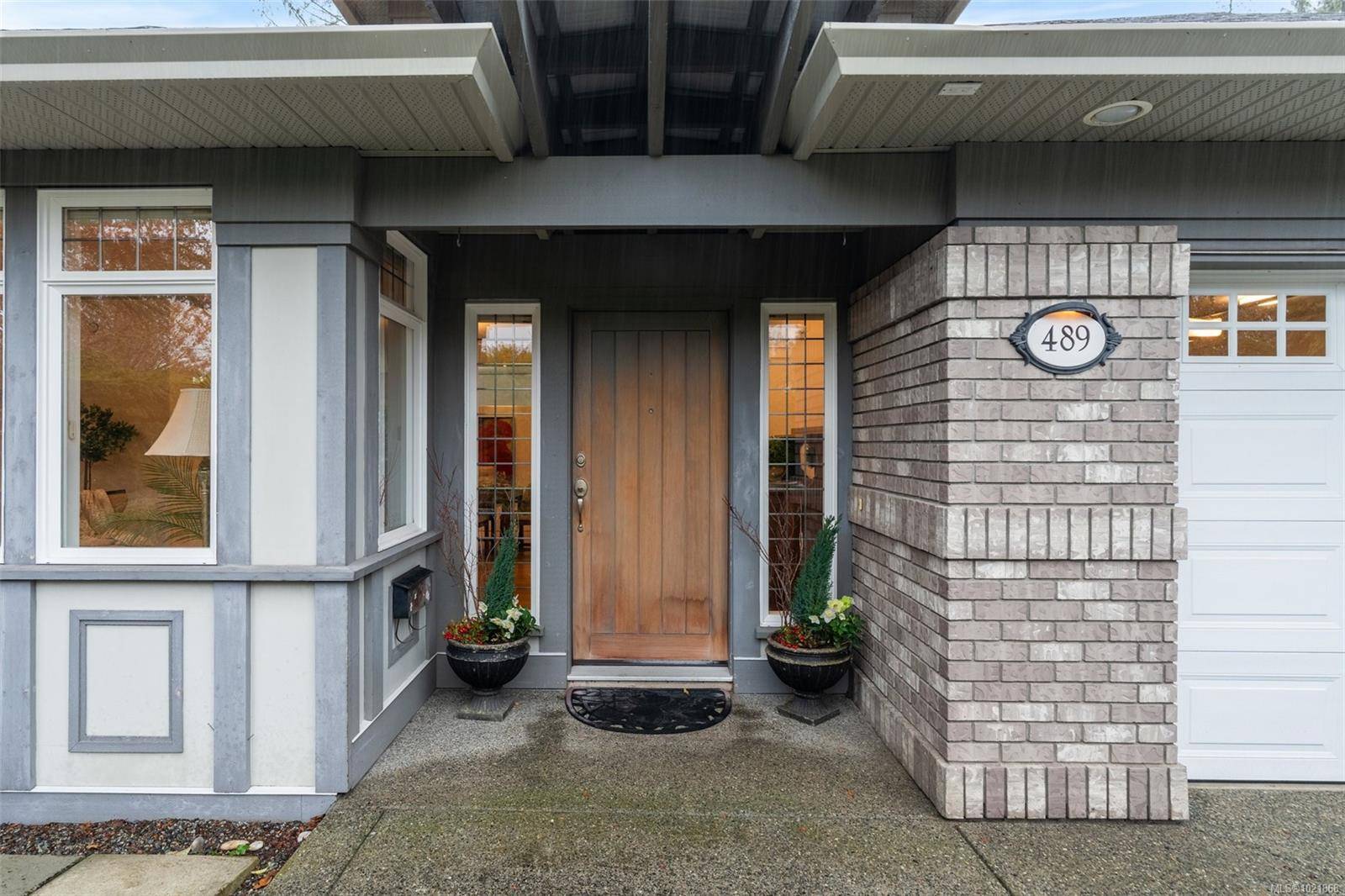 Colwood, BC V9C 4L1,489 Outrigger Loop