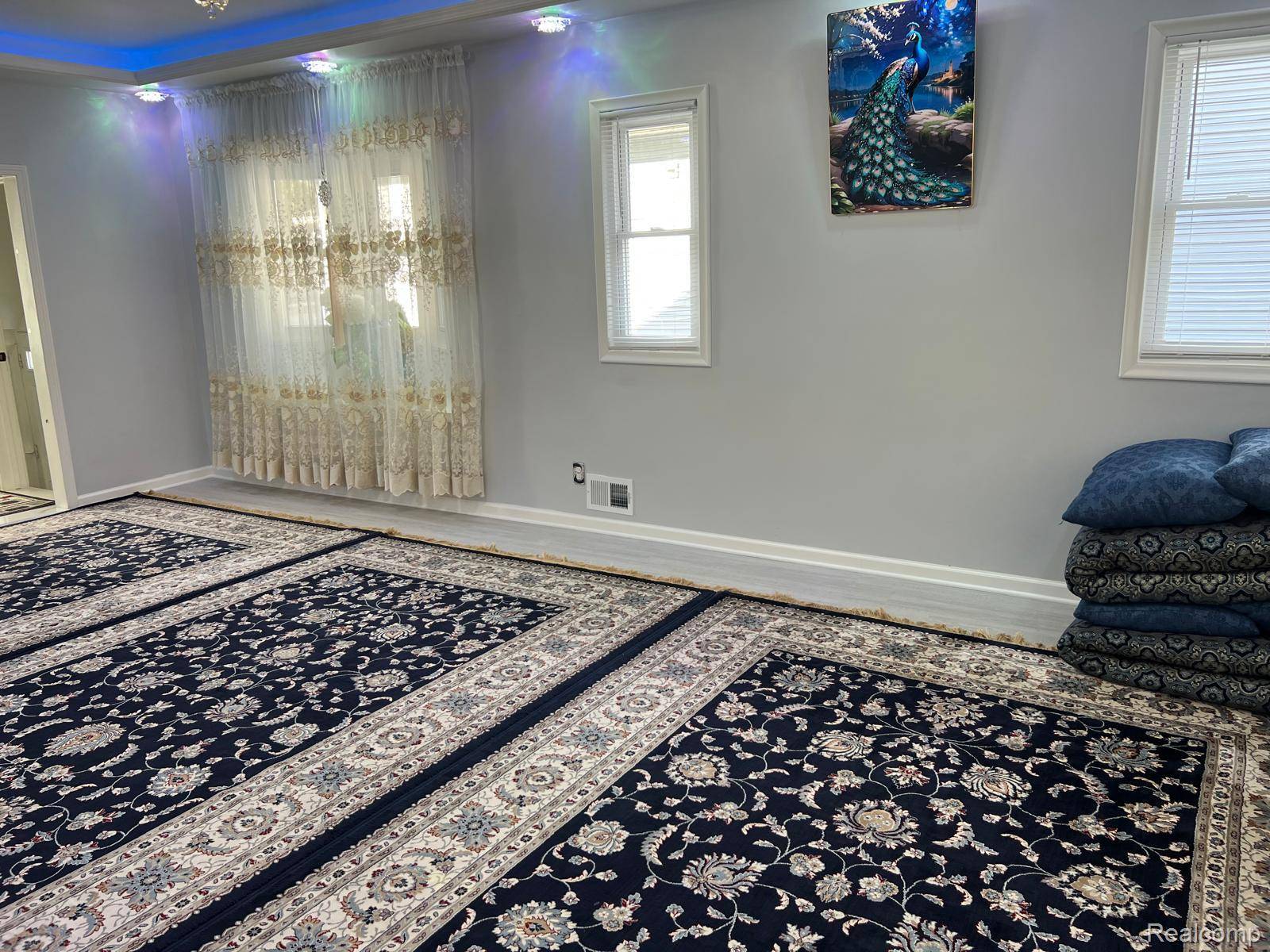 Dearborn Heights, MI 48125,4212 Huron ST