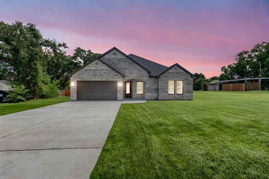 Kennedale, TX 76060,501 Linda Road