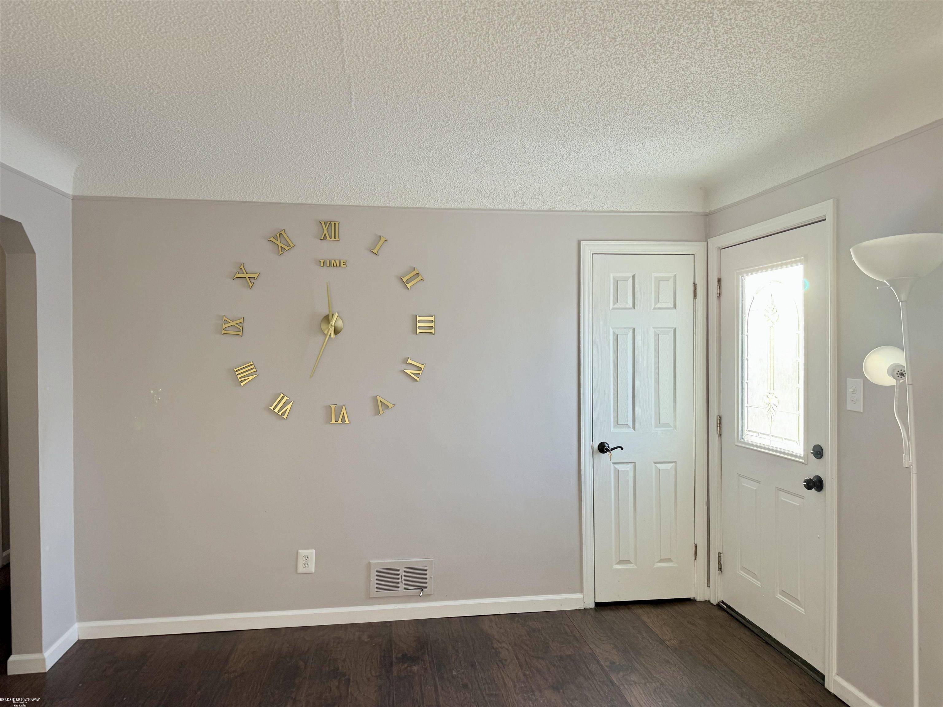 Saint Clair Shores, MI 48081,25304 Culver ST