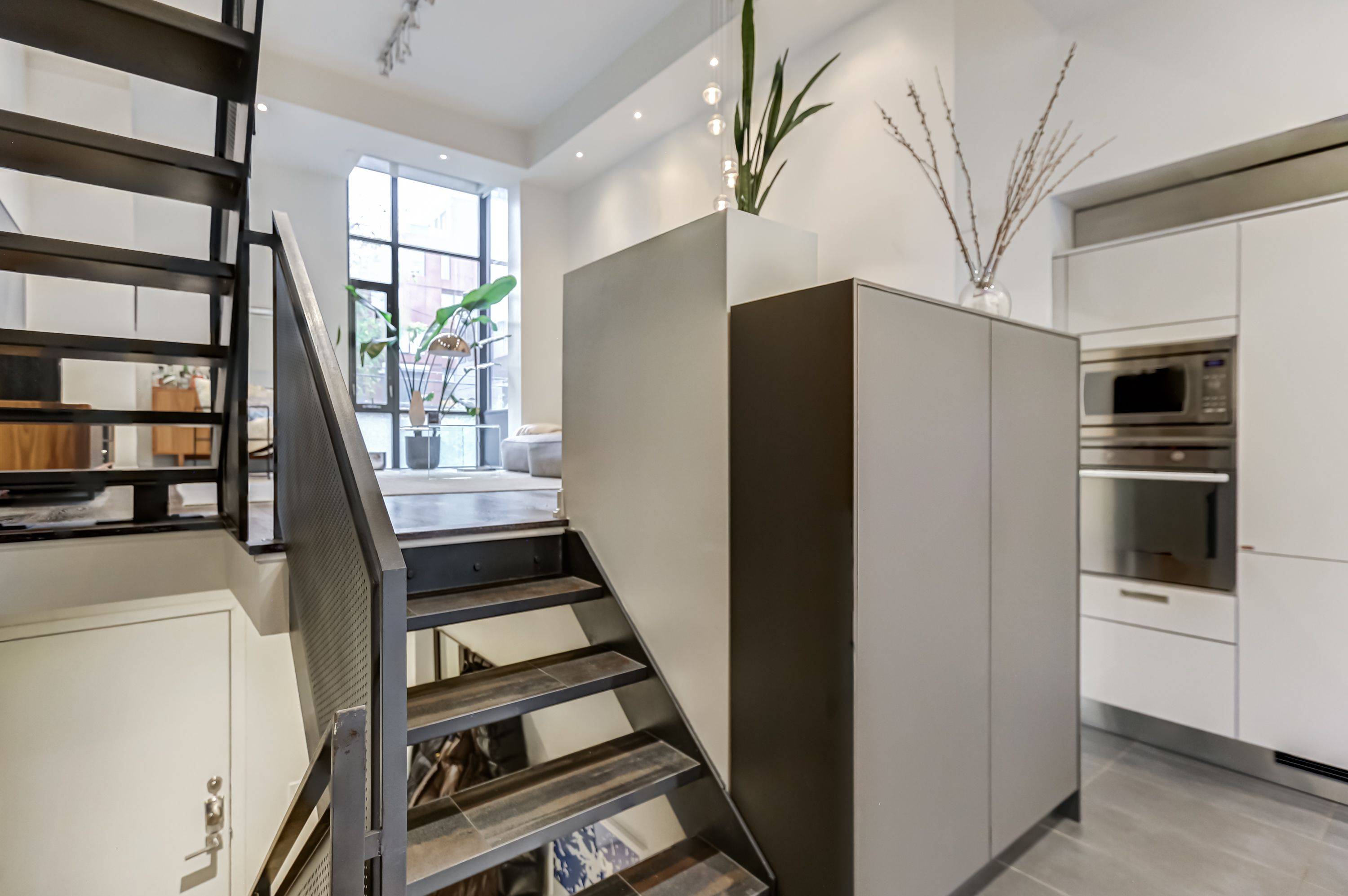 Toronto C08, ON M5A 3C8,9a Gilead PL