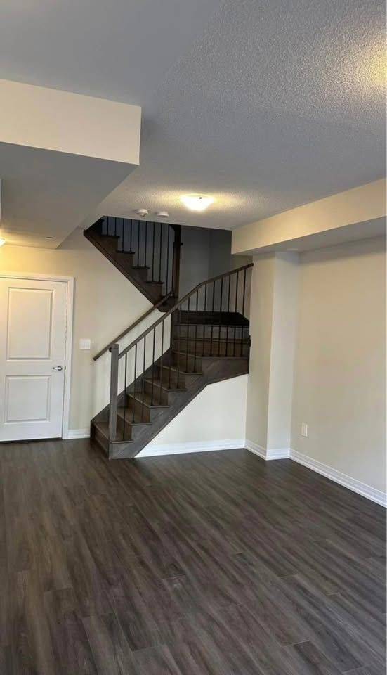 Milton, ON L9E 1N4,1593 Rose WAY #111