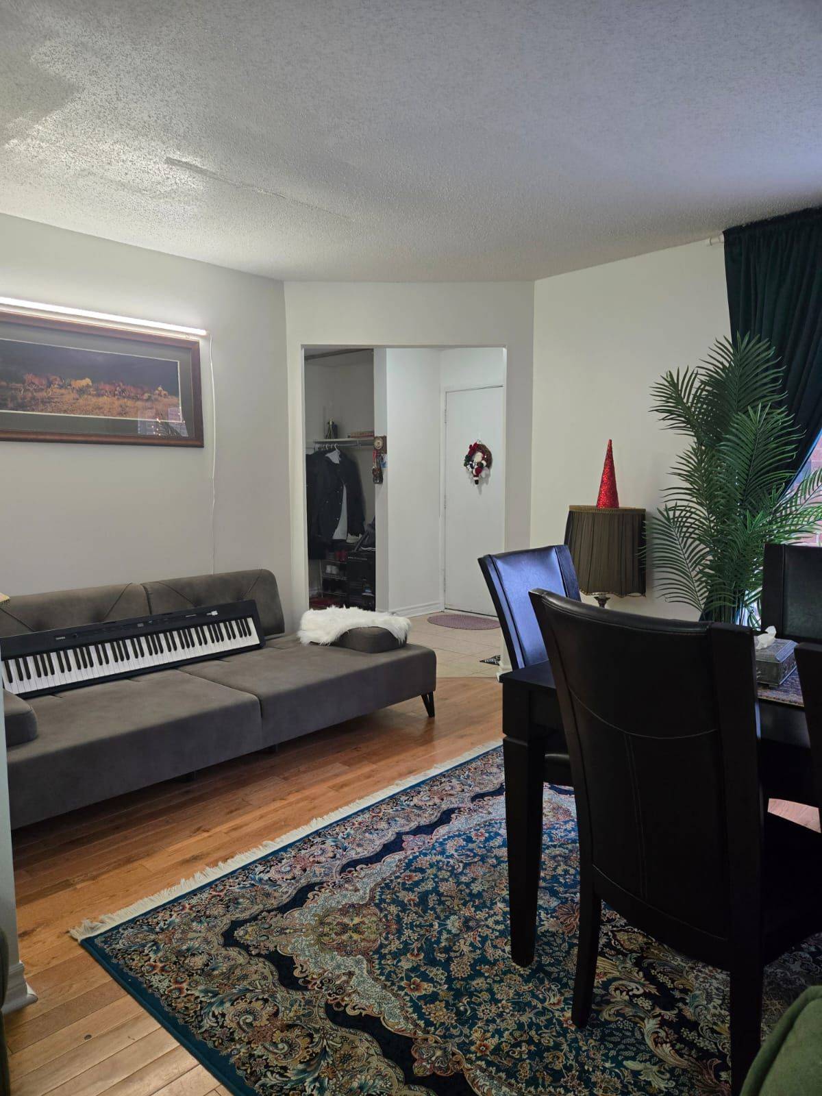 Orleans - Cumberland And Area, ON K1E 3R8,1863 Leclair CRES