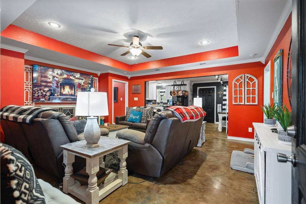 Queen City, TX 75572,202 Spring Valley