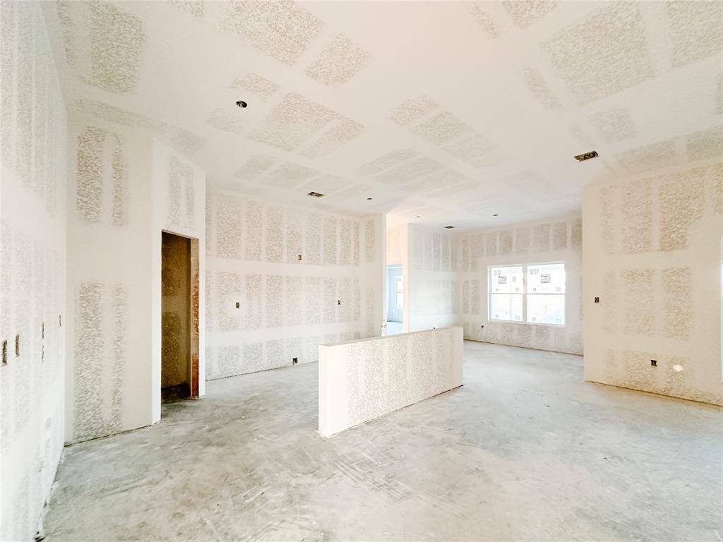 Hewitt, TX 76643,1304 Red Rock Road