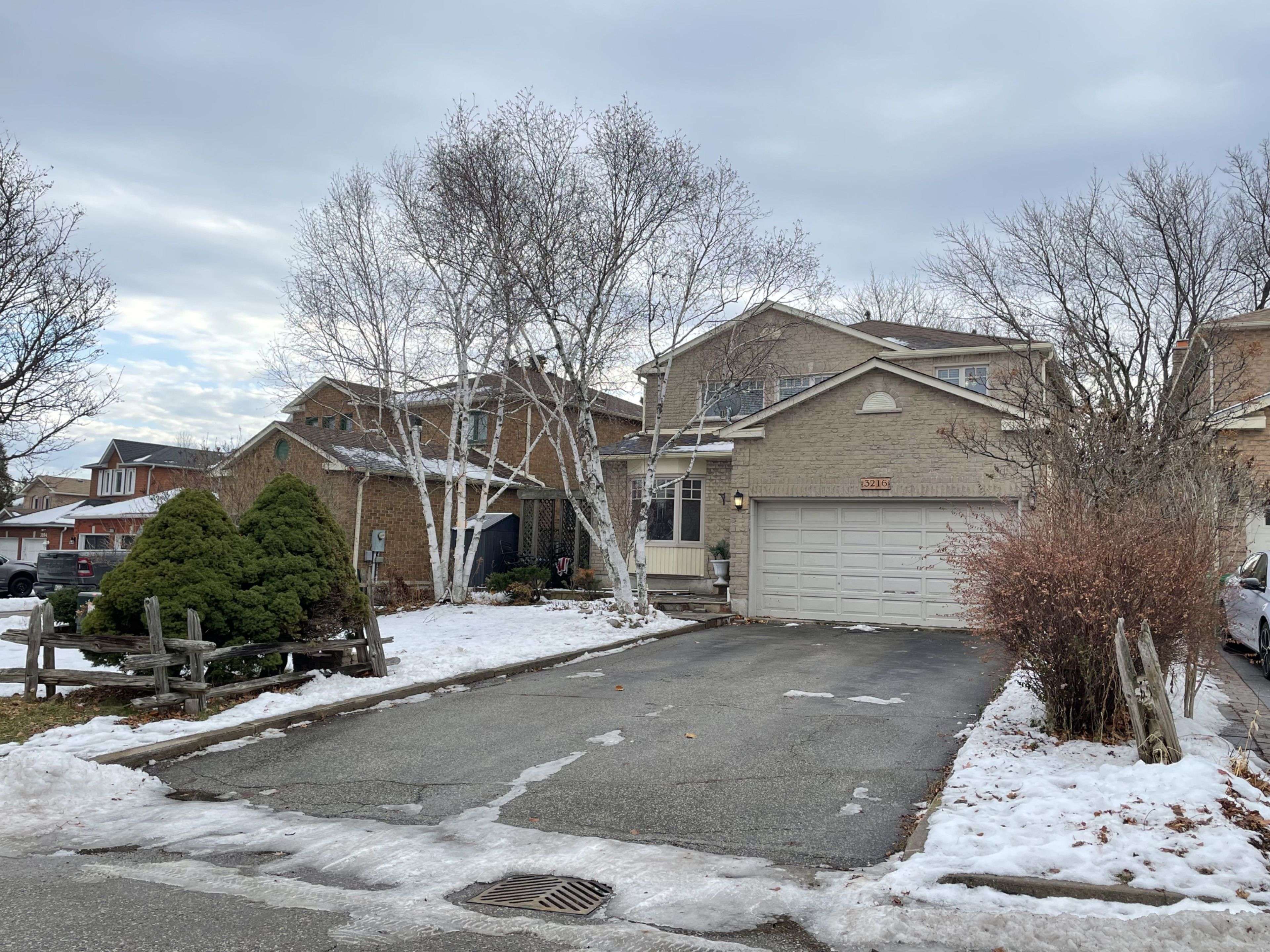 Mississauga, ON L5L 5K3,3216 Dovetail Mews #MAIN & 2nd FLOOR
