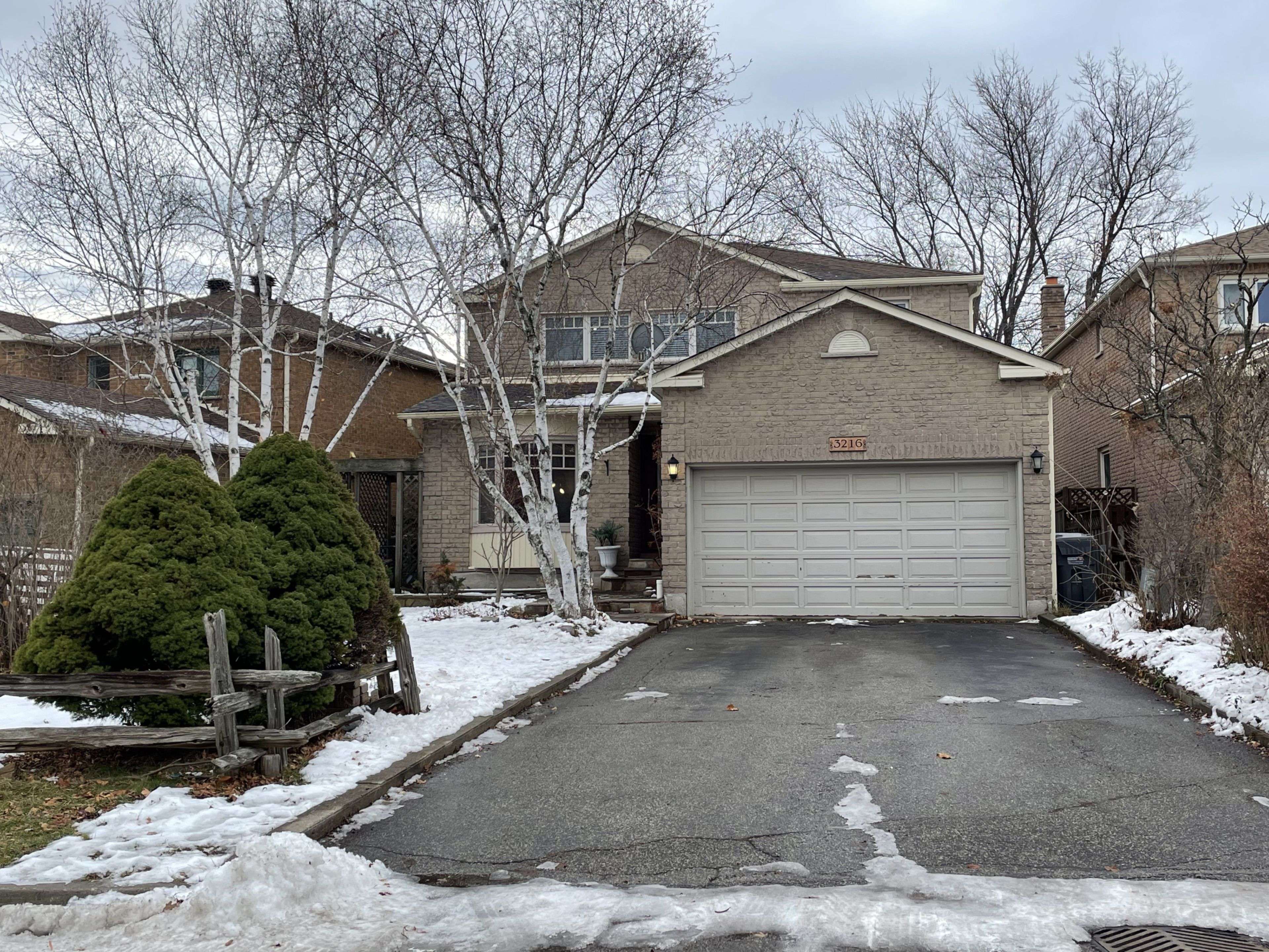 Mississauga, ON L5L 5K3,3216 Dovetail Mews #MAIN & 2nd FLOOR
