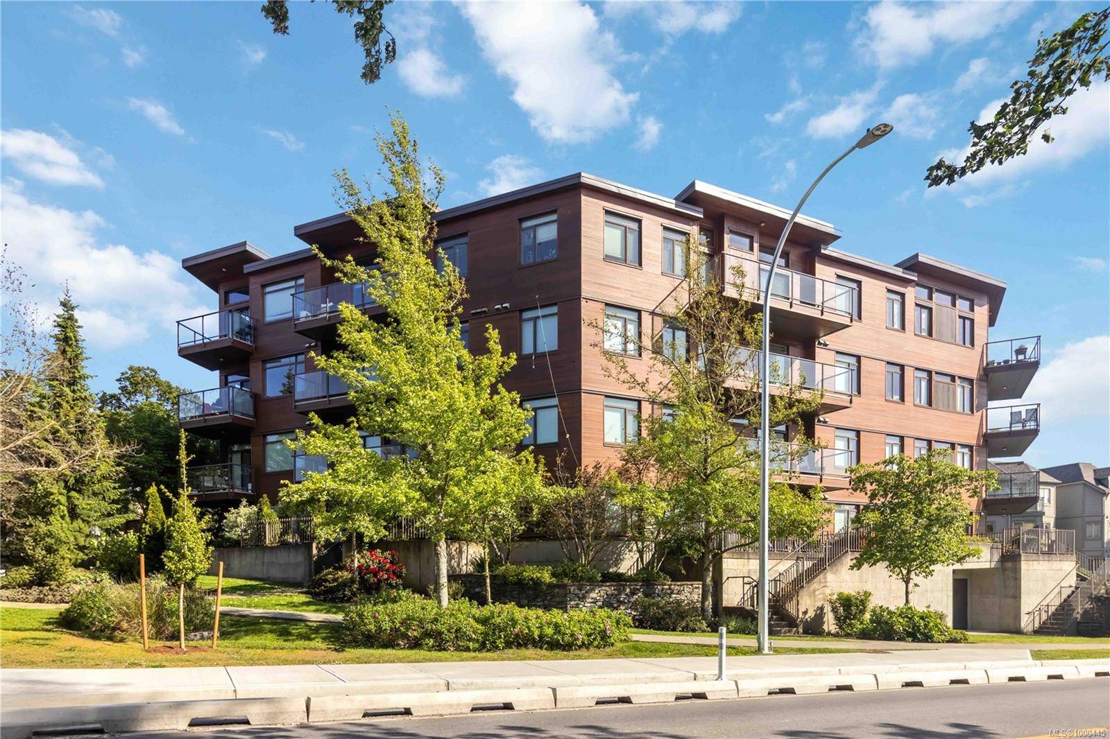 Saanich, BC V8P 4R5,3614 Richmond Rd #302