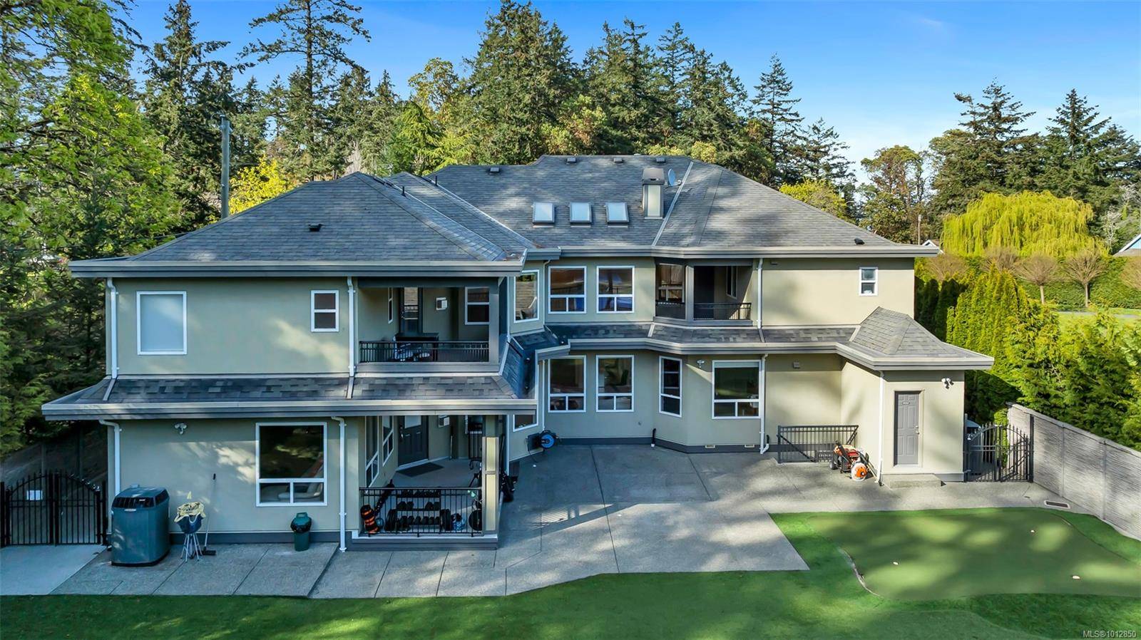 Saanich, BC V8X 3V7,4668 Cordova Bay Rd