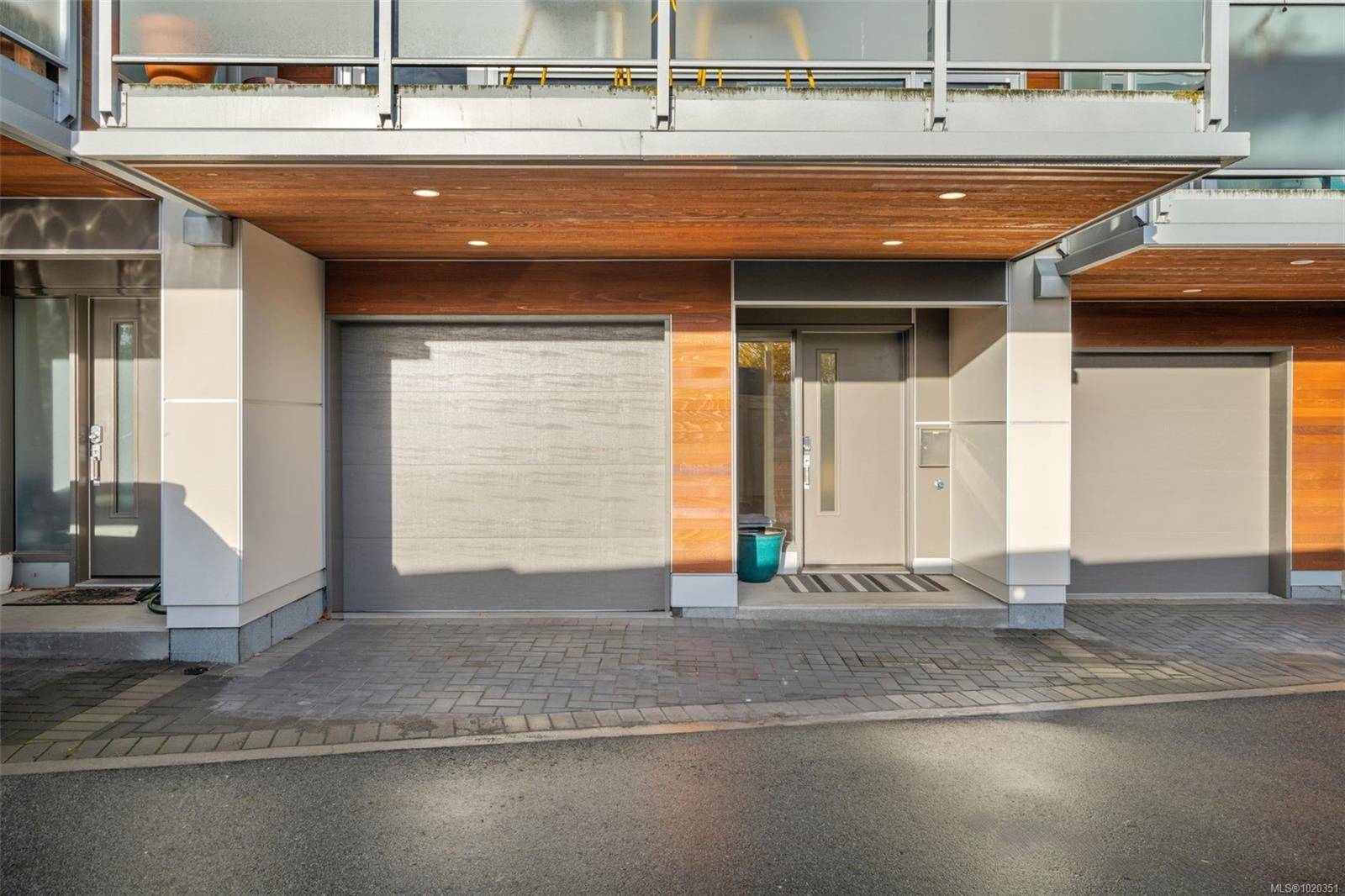 Victoria, BC V9A 1S2,2830 Irma St #4