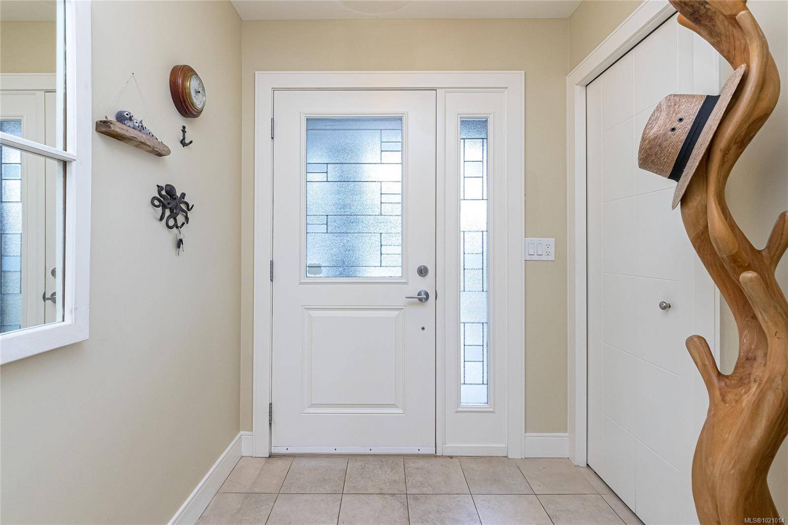 Esquimalt, BC V9A 4P7,1054 Colville Rd