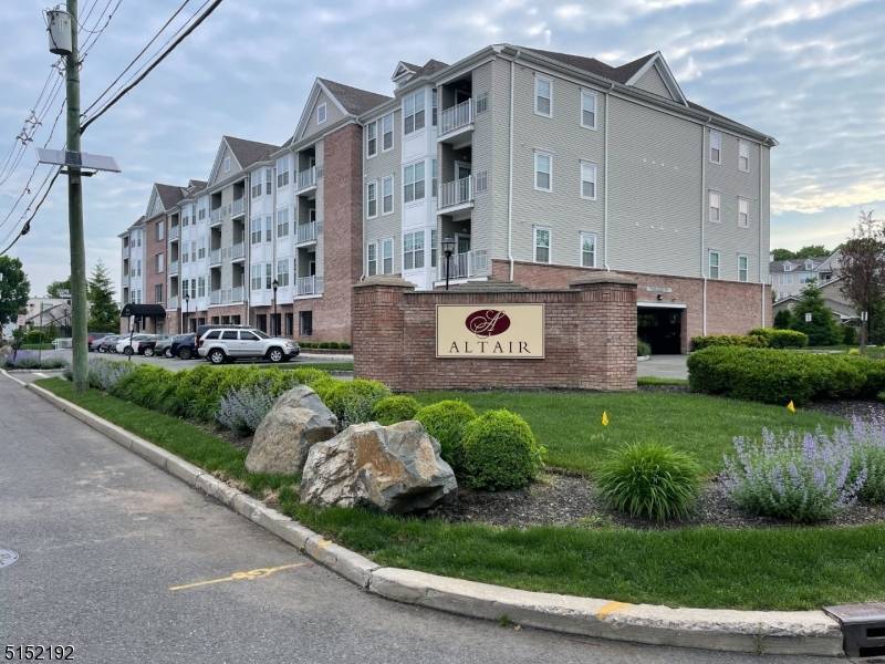 Elmwood Park Boro, NJ 07407,132 Cory Ln