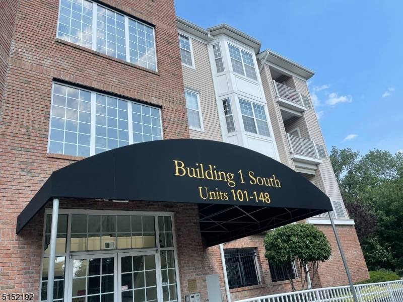 Elmwood Park Boro, NJ 07407,132 Cory Ln