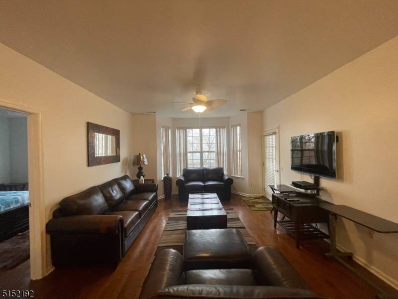 Elmwood Park Boro, NJ 07407,132 Cory Ln