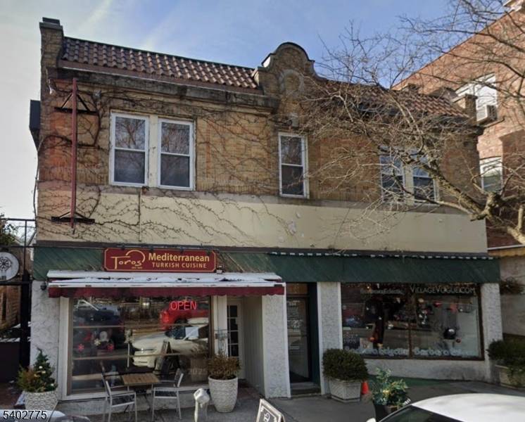 Montclair Twp., NJ 07043,594 Valley Rd