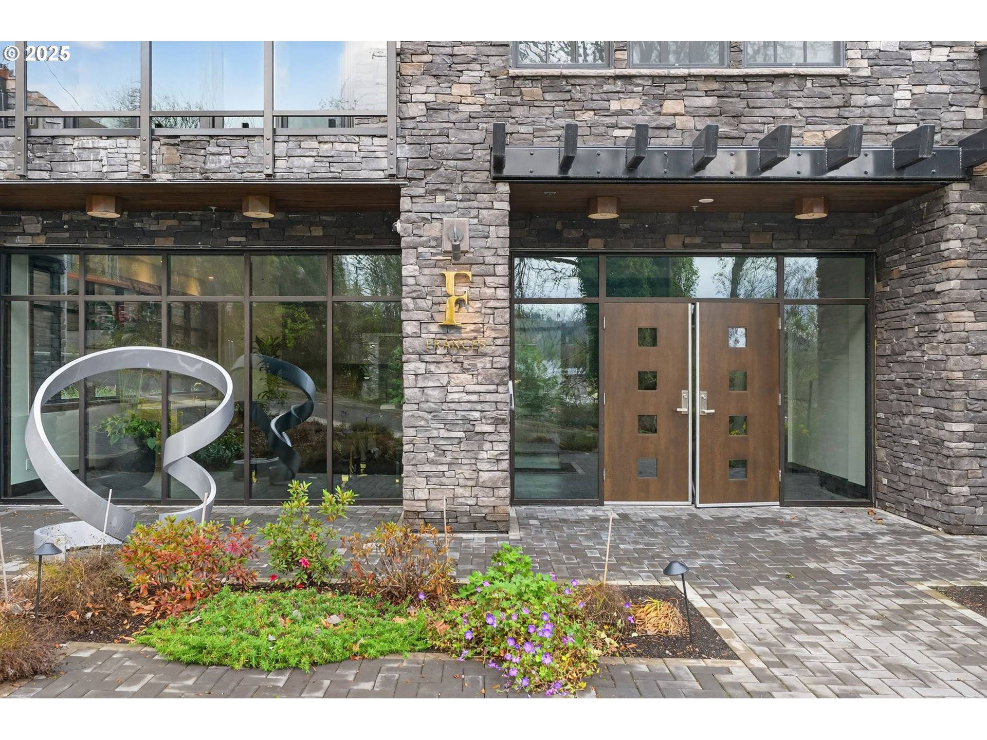 Lake Oswego, OR 97034,21 D AVE #5