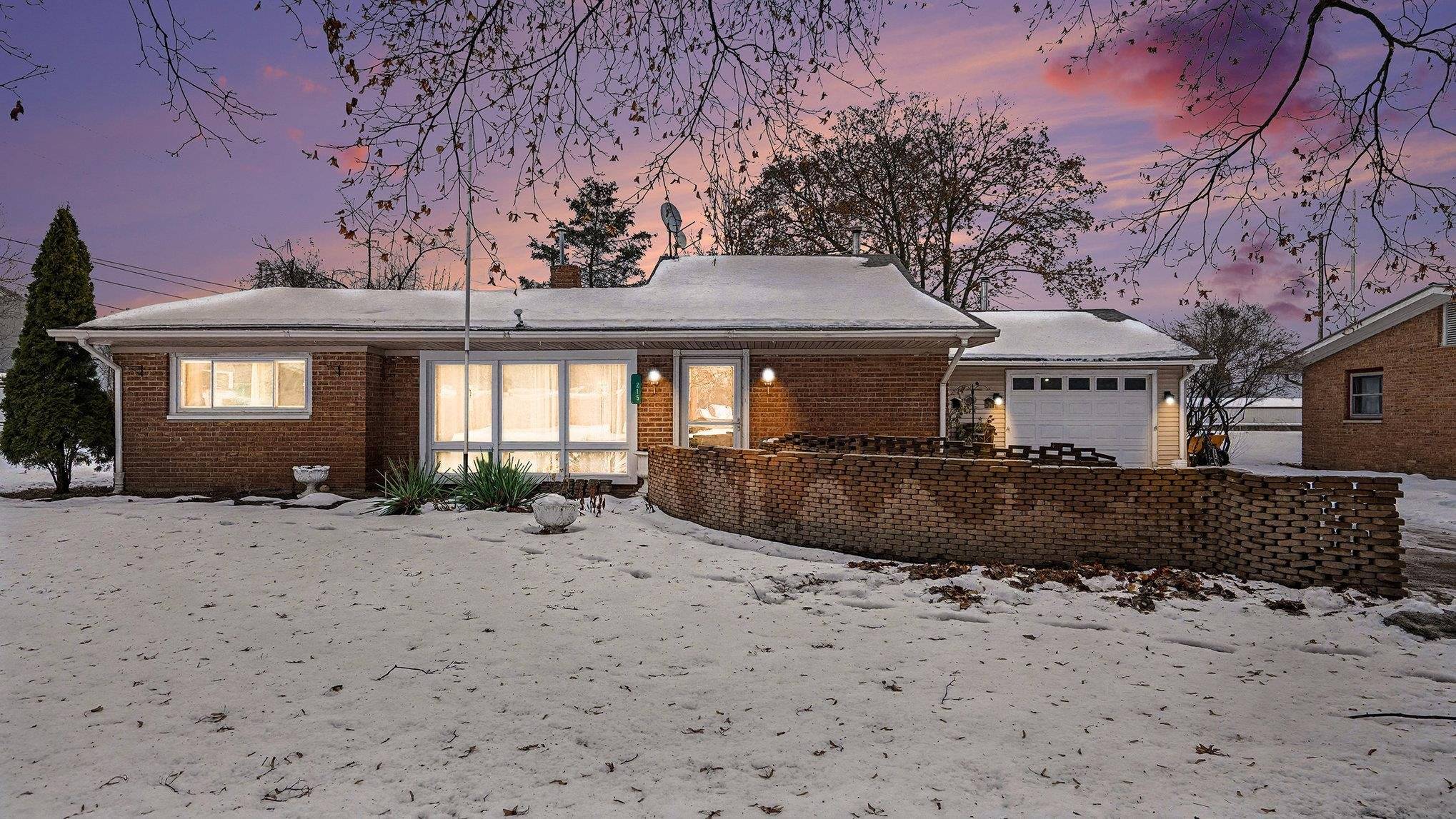 Shepherd, MI 48883,215 Dearing DR