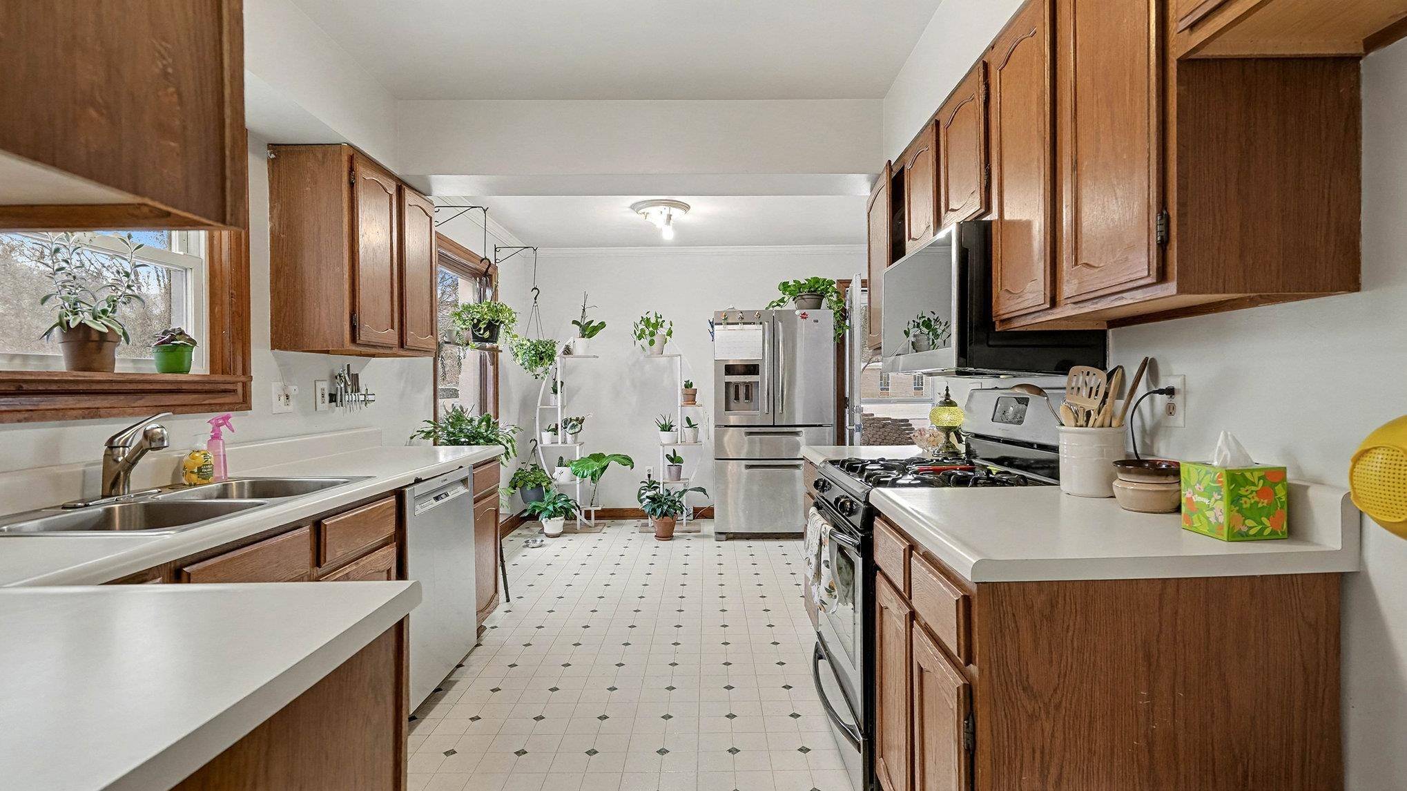 Shepherd, MI 48883,215 Dearing DR