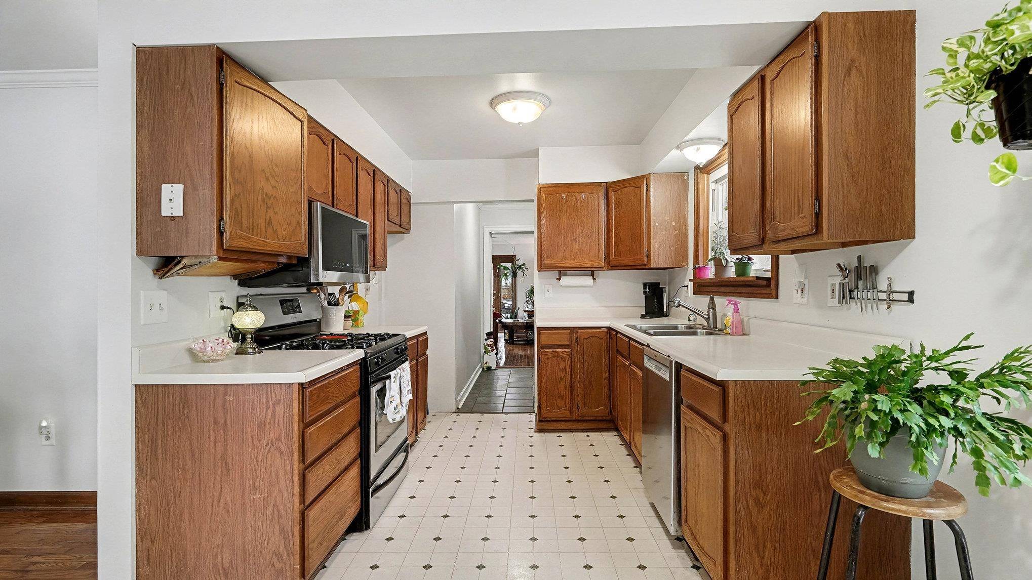 Shepherd, MI 48883,215 Dearing DR