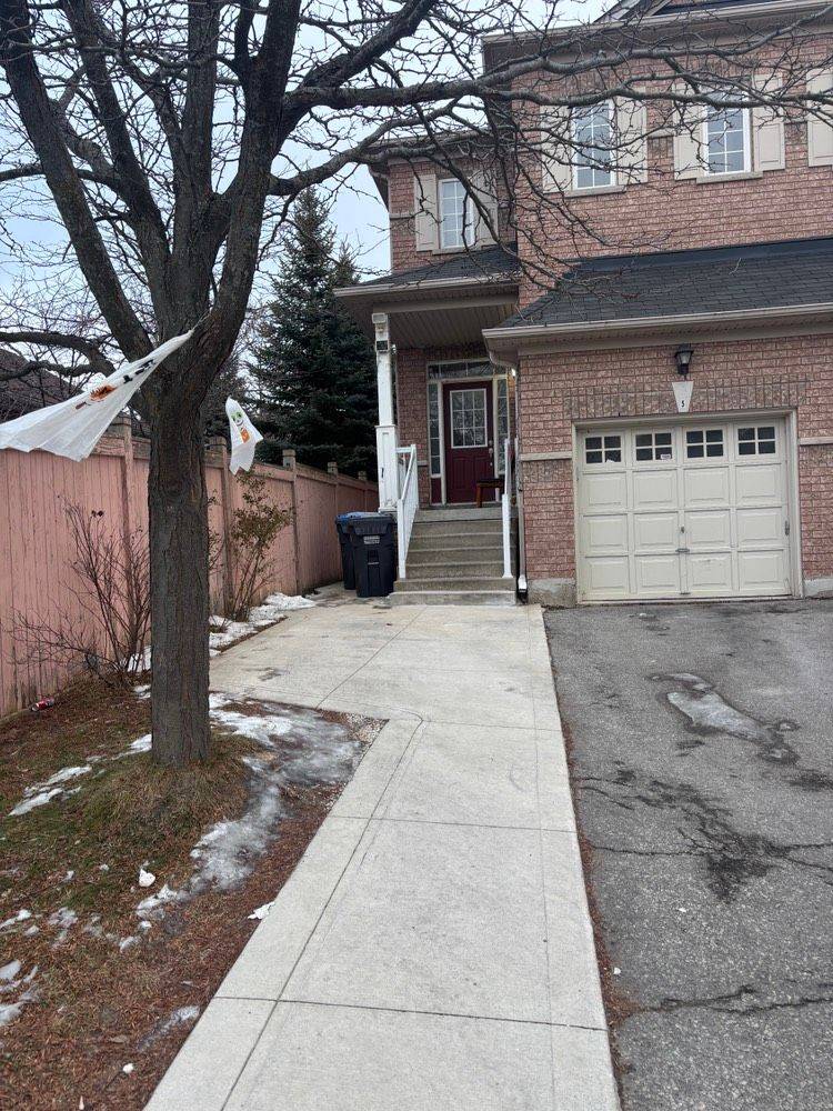 Brampton, ON L6V 4R2,5 Martree CRES