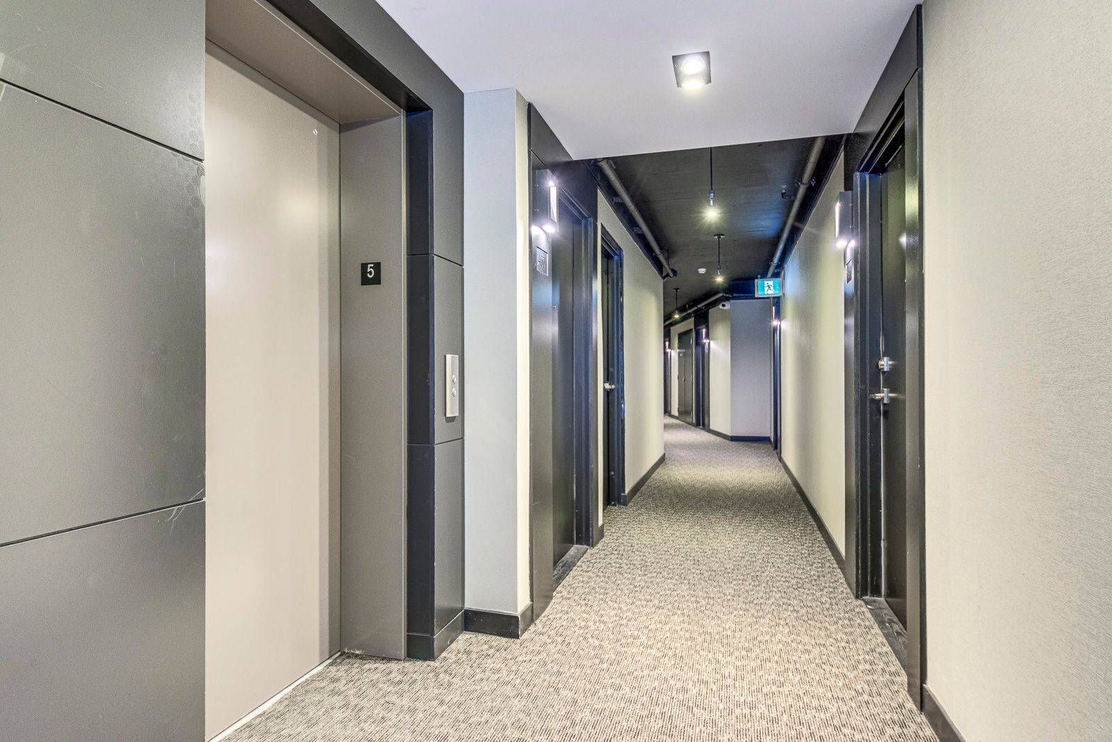 Burlington, ON L7T 0C3,1135 Cooke BLVD #105