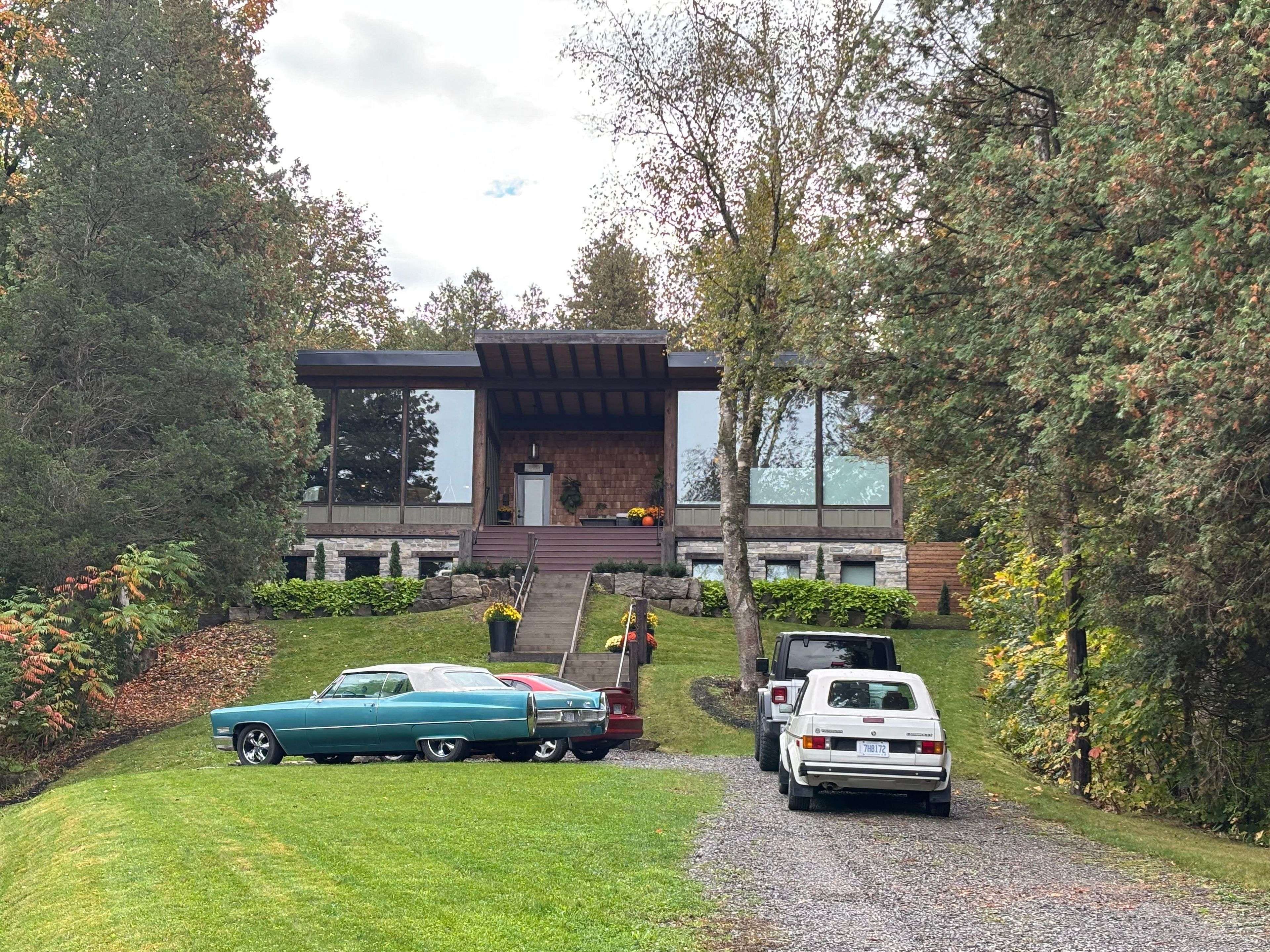 Burlington, ON L7P 0N1,2084 Grand BLVD