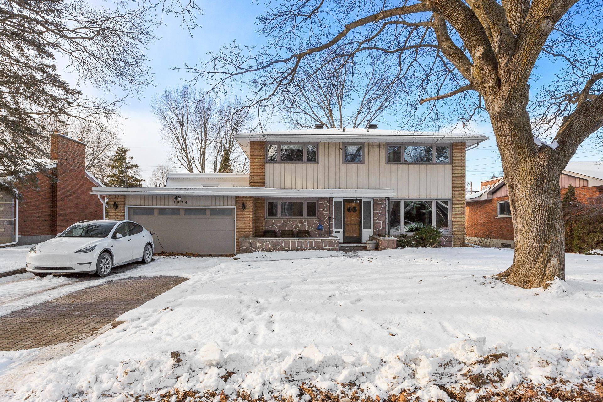 Glebe - Ottawa East And Area, ON K1S 1G6,1874 Rideau Garden DR