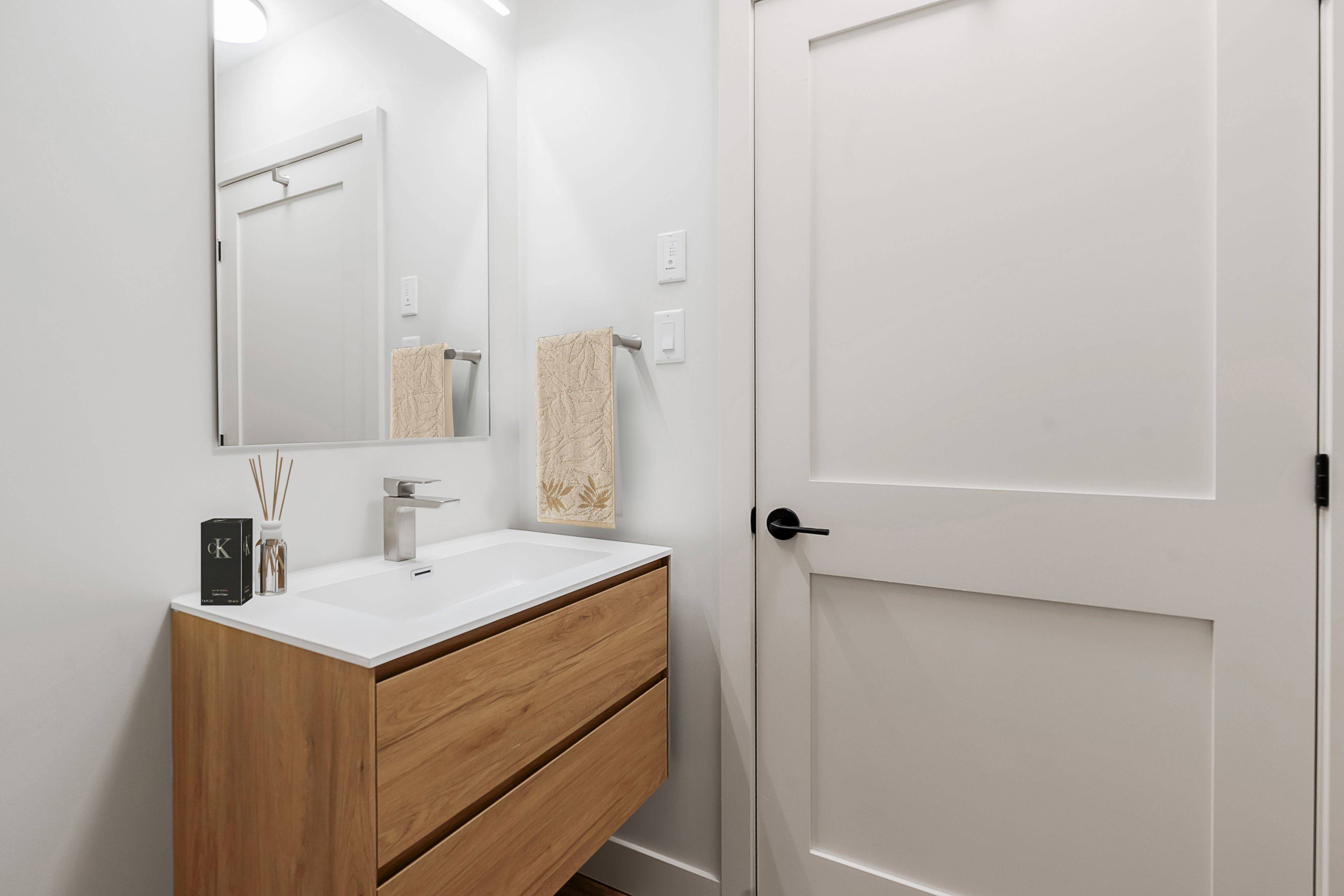 Lincoln, ON L0R 1B1,4390 Hillview DR #204