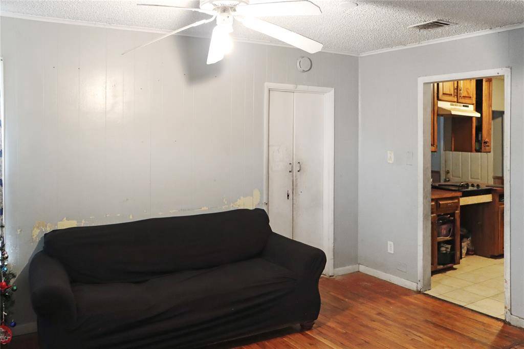 Fort Worth, TX 76106,2412 25th Street