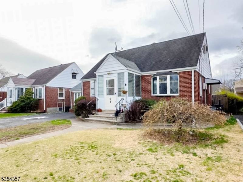 Elmwood Park Boro, NJ 07407,68 17Th Ave