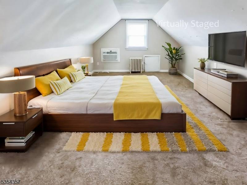 Elmwood Park Boro, NJ 07407,68 17Th Ave