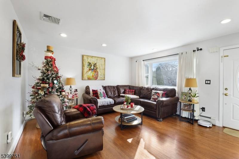 Pompton Lakes Boro, NJ 07442,233 Walnut Ave