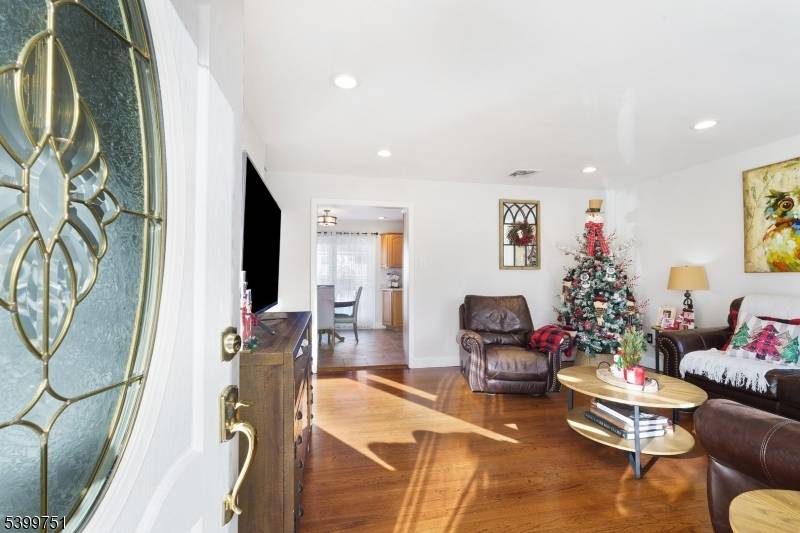 Pompton Lakes Boro, NJ 07442,233 Walnut Ave