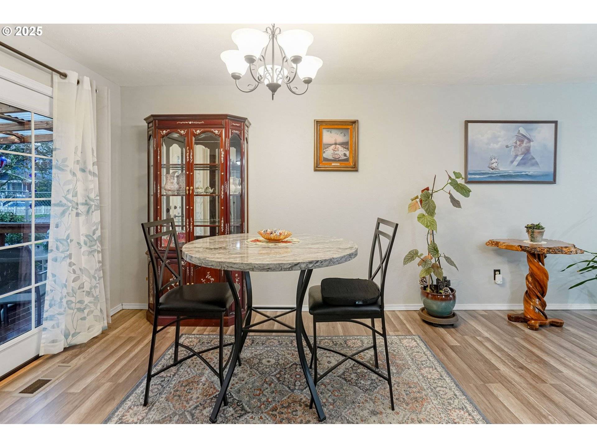 Albany, OR 97321,825 SW WALNUT ST