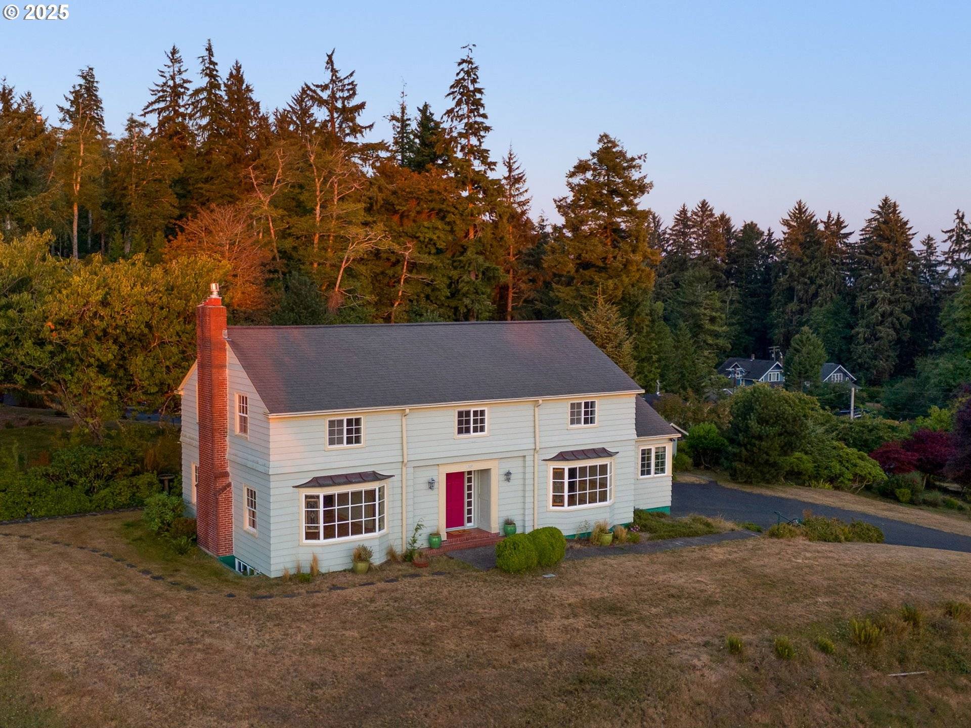 Astoria, OR 97103,1320 15TH ST