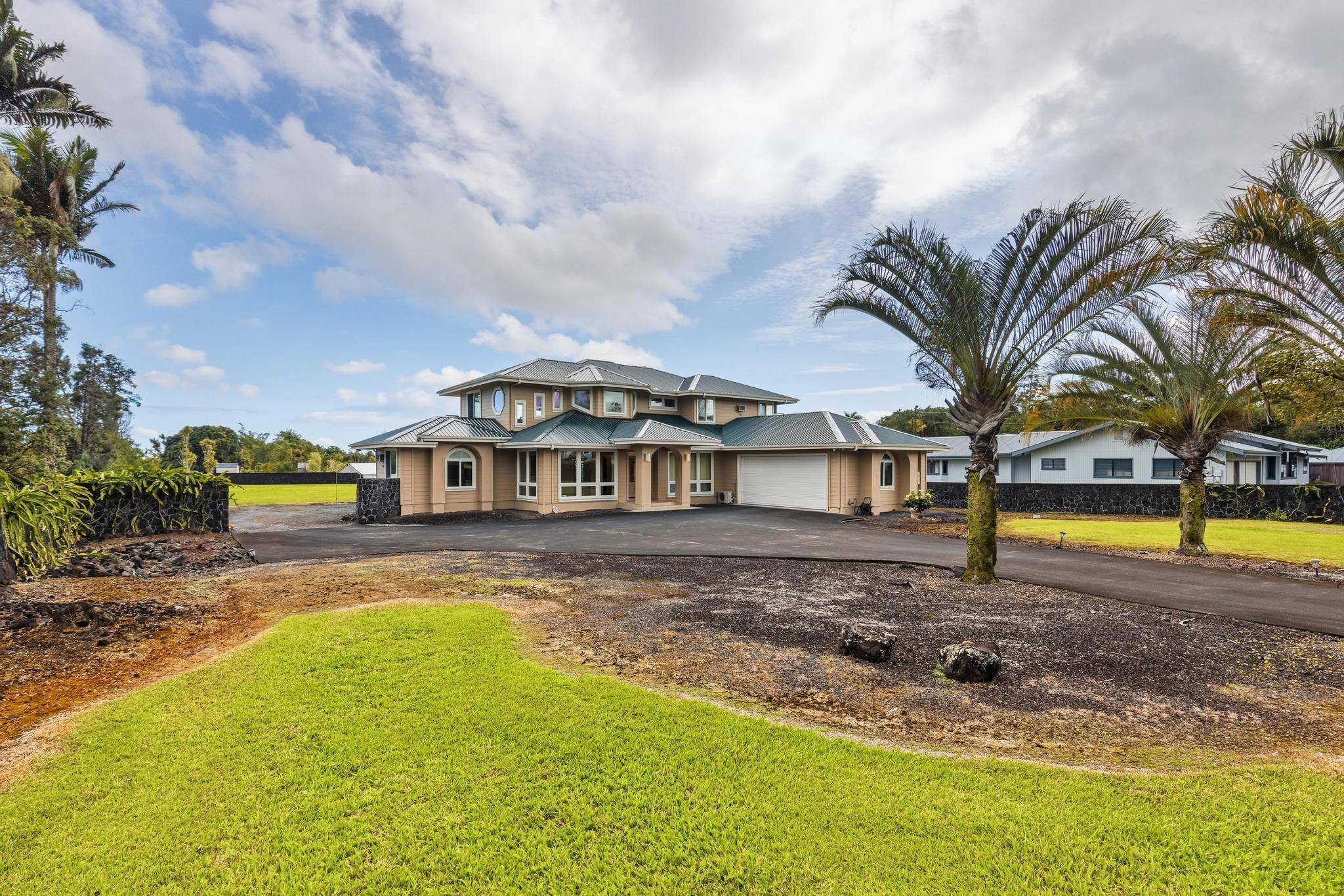 Hilo, HI 96720,386 KIPUNI ST