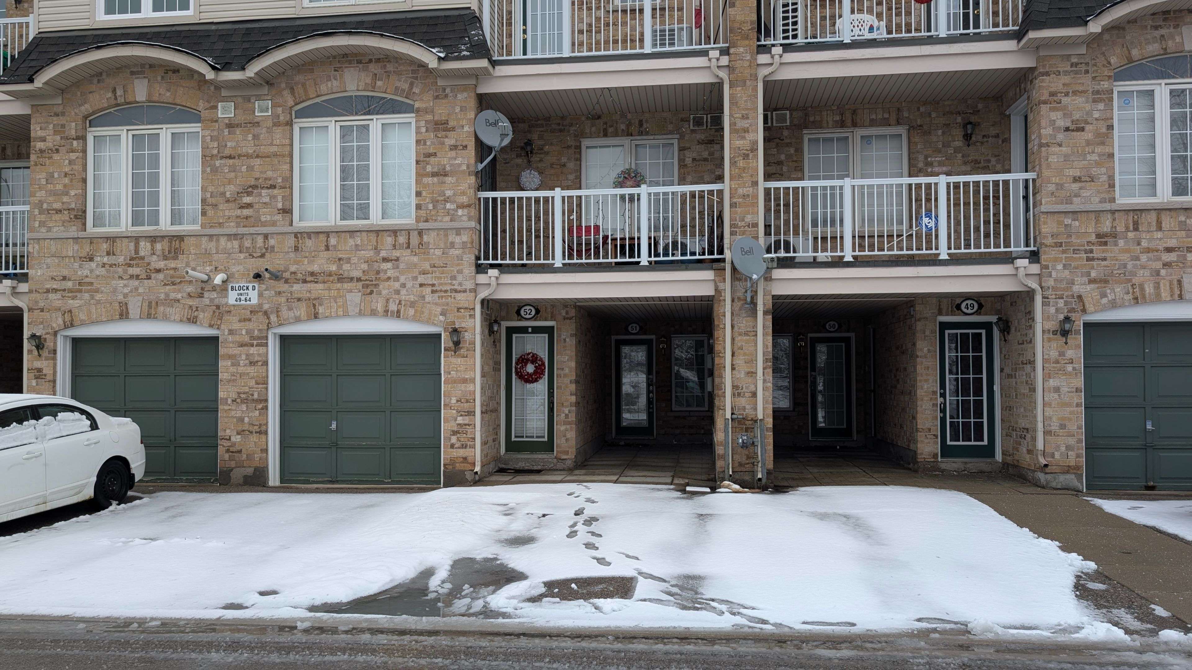 Toronto E11, ON M1B 6J9,42 Pinery TRL #51