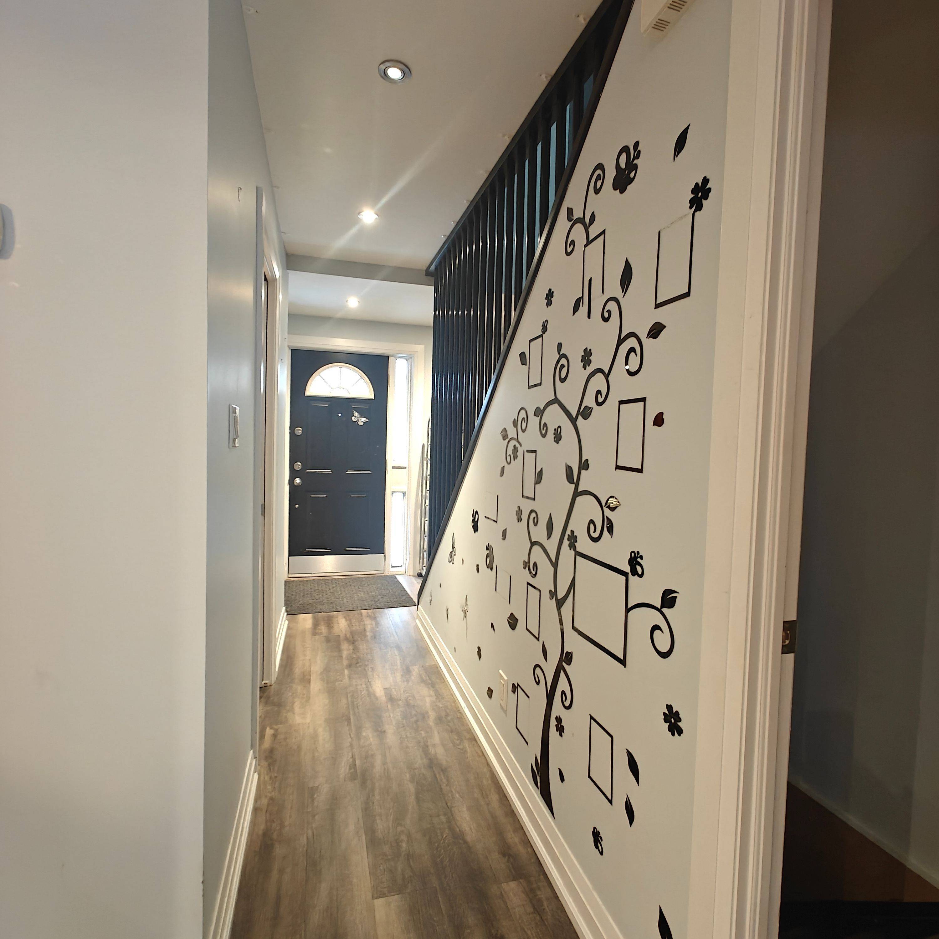 Mississauga, ON L5A 1Y7,215 Mississauga VLY #131